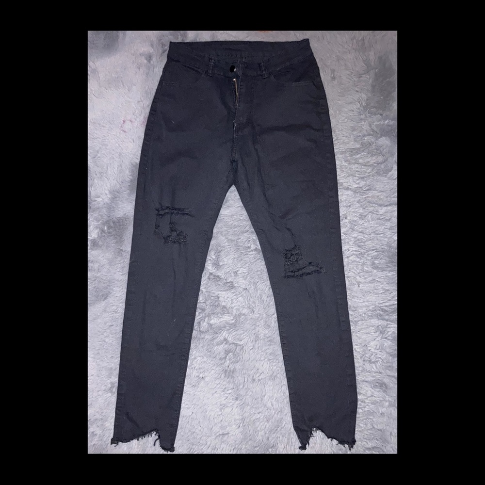 Black Ripped Jeans | above the ankle | size M